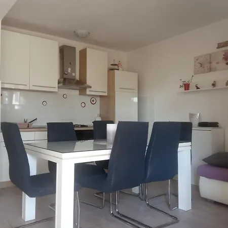 Holiday home Kuca Za Odmor Delfina Slivnica