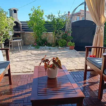 Holiday home Kuca Za Odmor Delfina *