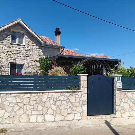 Kuca Za Odmor Delfina *